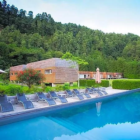 Otel Forest Living Furnas (Azores)